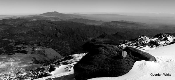 The views of the valley and foothills below constantly grabbed my eye.