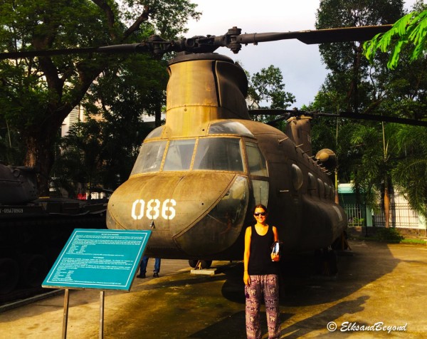 An old Chinook in front of the War Museum.