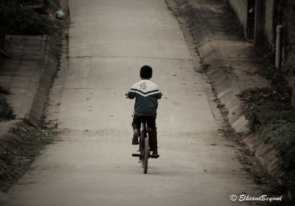 After spending so much time in the crowded cities of Vietnam the streets of Bắc Hà seemed eerily quiet.