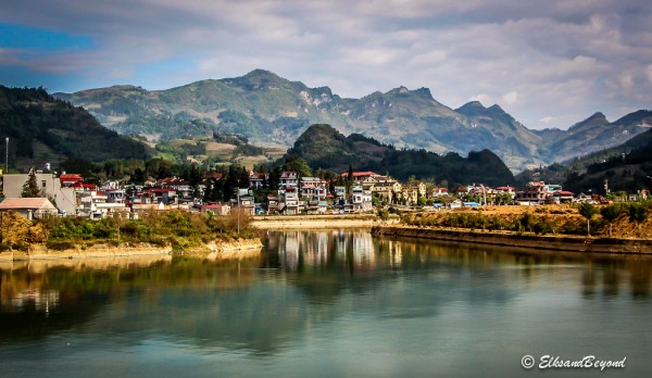 Bắc Hà lake near the town makes a nice break from the craziness of the market.